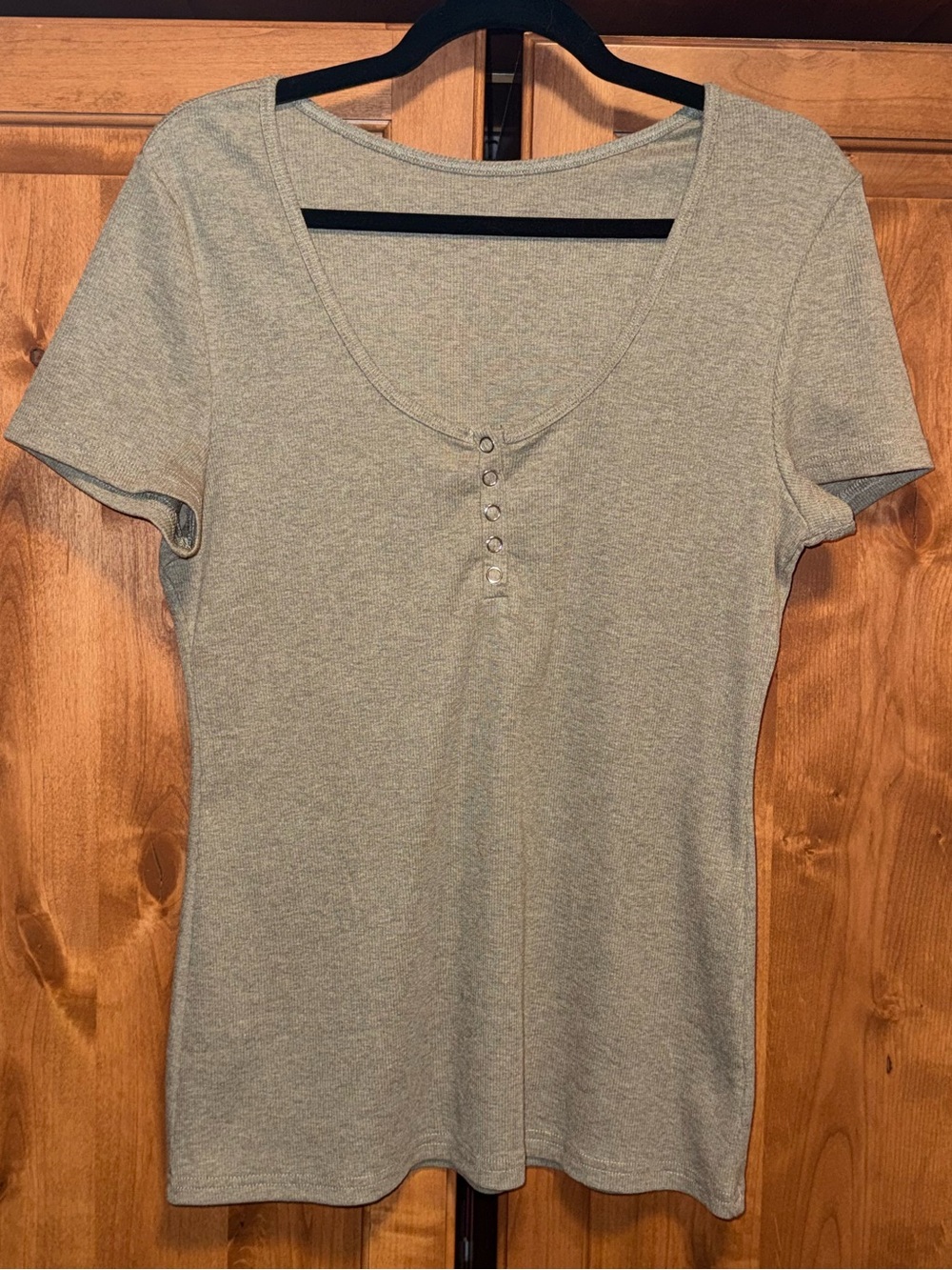 Women’s Short Sleeve Beige Henley Top (XL)
